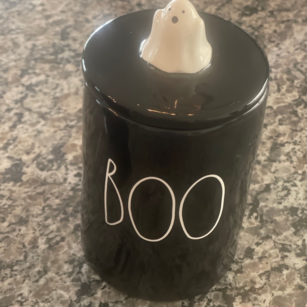 😌HP😚 Rae Dunn Halloween SPOOKY or BOO scented black ceramic lidded jar candle - Picture 2 of 6